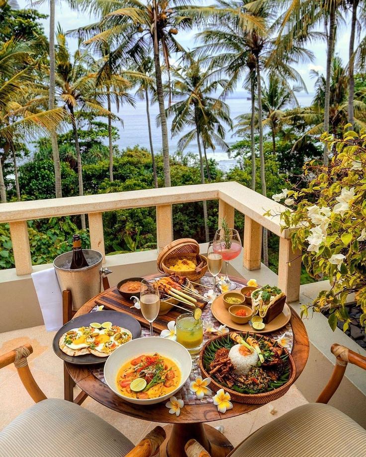 Breakfast, check-out and private airport transfer.